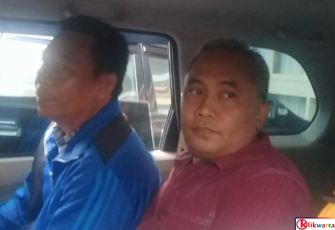 Indra Syafri dan Ahmad Ansyori saat digelandang ke Rutan Malabero, Kamis (10/08/2017).