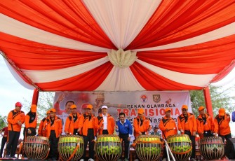 Pemukulan Dol menandai Pekan Olahraga Tradisional Tingkat Nasional V sudah dimulai.