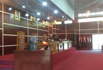 Rapat paripurna dengan agenda penyampaian nota keuangan atas rancangan APBD tahun 2018 oleh Walikota Bengkulu