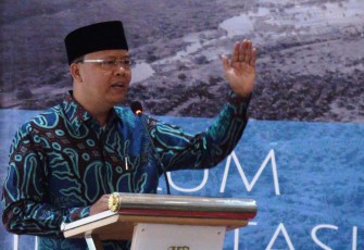 Plt Gubernur Bengkulu Rohidin Mersyah memaparkan peluang investasi dan membuka secara resmi Forum Investasi 2017.