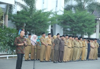 Plt Gubernur Rohidin Mersyah pimpinapel pagi bersama ASN Pemprov Bengkulu, di Lapangan Pemda