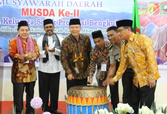 Pembukaan Musyawarah Daerah Ke-II IKS Provinsi Bengkulu 2017 Ditandai Dengan Pemukulan Dol