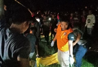 Jenazah pelaku penodongan saat dievakuasi
