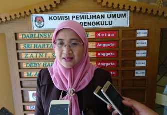 Komisioner KPU Sri Hartati, M.Pd