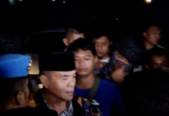 Bupati DM saat tiba di Mapolda Bengkulu