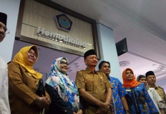 Sekretaris Daerah Kota Bengkulu Marjon Saat Meresmikan ruang Haemodialisa RSUD Kota Bengkulu