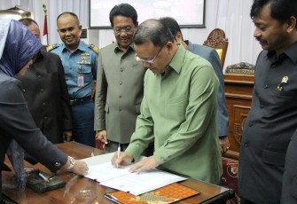 Gubernur Bengkulu Dr. H. Rohidin Mersyah, MMA menghadiri Rapat Paripurna DPRD Provinsi Bengkulu yang ke -12.