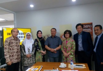 Plt Gubernur Bengkulu Rohidin Mersyah Foto Bersan Dengan Dewan Juri Indonesia'n Attractiveness Index