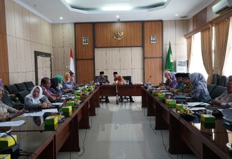 Sekretaris Daerah Provinsi Bengkulu Nopian Andusti Pimpin Rapat Kelompok Kerja 