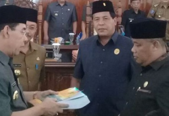Paripurna DPRD Rejang Lebong Agenda Penyerahan LKPJ Tahun 2017