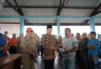 Plt Gub bertemu keluarga korban kapal nelayan yang tenggelam.