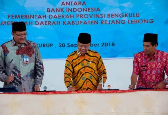 Penandatangan nota kesepahaman pengembangan daerah pertanian terintegrasi, antara BI bersama Pemerintah Provinsi Bengkulu dan Kabupaten Rejang Lebong.