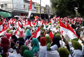 Kirab Satu Negeri, Menjahit 1945 Bendera Merah Putih Raih Rekor Muri