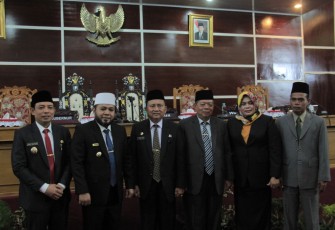 Asisten I Setda Provinsi Bengkulu Hamka Sabri menghadiri Paripurna Istimewa ke 19 Sidang ke III Tahun Sidang 2018 DPRD Kota Bengkulu.