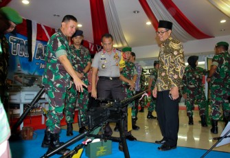 Asisten III Pemda Provinsi Bengkulu Gotri Suyanto menghadiri pembukaan pameran Alutsista dalam rangka menyambut HUT TNI ke-73