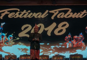 Menteri pariwisata RI saat sambutan dalam acara Tabut besanding dan penutupan Festival Tabut 2018