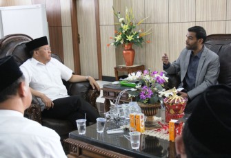 Plt Gubernur Bengkulu Rohidin Mersyah menerima audiensi PT. Sudevam Ultra Tec Green, di Ruang Kerja Plt Gubernur Bengkulu.