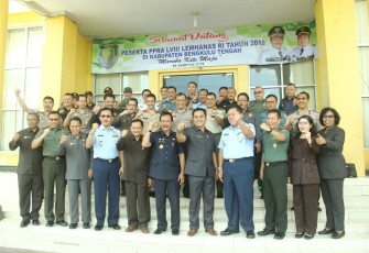 Bupati Bengkulu Tengah Dr. H. Ferry Ramli, SH, MH Foto Bersama 