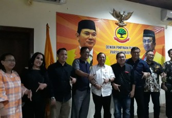 Foto berama saat Sekjen Priyo menjamu kunjungan safari digital SMSI Pusat 