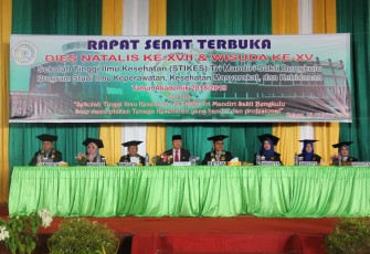 Plt Gubernur menghadiri rapat senat terbuka, Dies Natalis ke XVII dan Wisuda ke XV STIKES Tri Mandiri Sakti