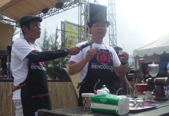 Plt Gubernur Bengkulu Rohidin Mersyah menghadiri acara festival kopi