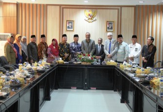 Plt Gubernur Bengkulu Rohidin Mersyah hadir pada pertemuan antara Pemprov Bengkulu dengan Walikota South Windsor Newyork dan Rombongan, di Ruang Rafflesia, Kantor Gubernur Bengkulu