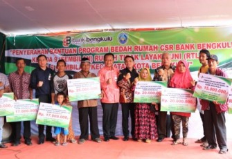 Penyaluran CSR Bank Bengkulu ke 9 RTLH secara simbolis