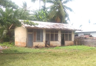 Kondisi rumah dinas guru rusak dan memprihatinkan