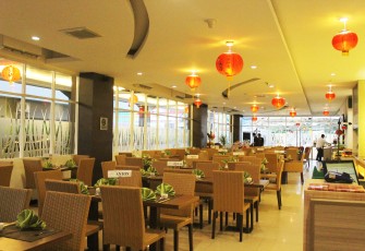 Serunai Restaurant Hotel Santika Bengkulu 
