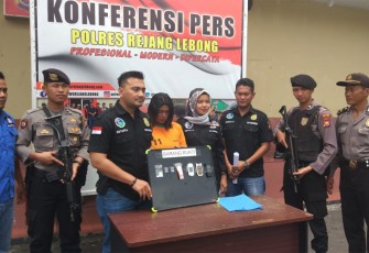 Polres RL saat gelar konferensi pers tersangka dan barang bukti