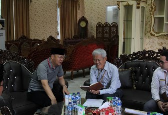 Gubernur Bengkulu Rohidin Mersyah menerima audensi Manager Proyek Divisi Tol PT. Hutama Karya Hasan Turcahyo di rumah dinas Wakil Gubernur 