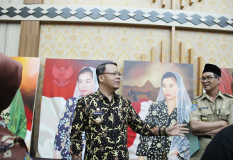 Gubernur Bengkulu dalam acara Pameran Lukisan Fatmawati Sukarno.