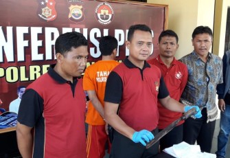 Kapolres Bengkulu AKBP Prianggodo Heru Prastyo saat ekspose barang bukti dan tersangka