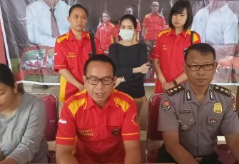 DPO Polda Maluku, NW (Tengah perempuan memakai masker) Ditangkap Polda Bengkulu