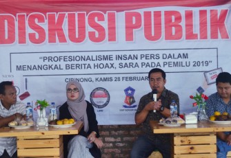 Diskusi Publik yang berlangsung di Cafe Sukahati, Kelurahan Sukahati, Kecamatan Cibinong, Kamis (28/2