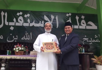Mantan Sekretaris Kehakiman Arab Saudi (kiri)