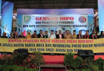 Gubernur Rohidin Mersyah Mengajak Masyarakat untuk mendukung Pemilu yang aman dan anti terhadap berita hoax.