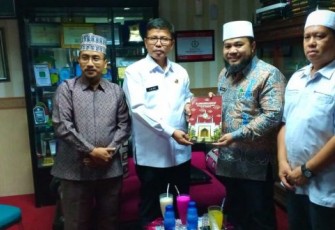 Wali Kota Bengkulu Helmi Hasan Dan Sekretaris Kota Cirebon Asep Dedi
