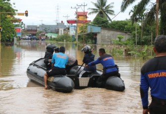 Polda Bengkulu Kerahkan Personel Evakuasi Korban Banjir