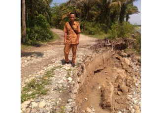 Kondisi Jalan Terkena Abrasi 
