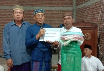 Bupati Bengkulu Selatan Serahkan Bantuan Untuk Masjid Saat Safari Ramadhan
