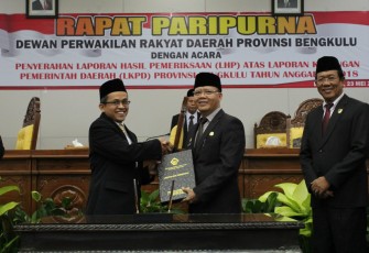 Gubernur Bengkulu Rohidin Mersyah Terima LKPD BPK RI Dengan Predikat WTP 