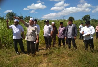 Wali Kota Bengkulu Helmi Hasan Meninjau Tanah Hibah Yang Diserahkan Warga Gang Sepakat, Sawah Lebar Winarkus   
