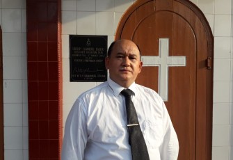 Tokoh Agama Pendeta HKBP Gambir Baru Resort Kisaran II B Sianturi