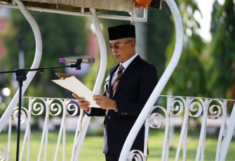 Bupati Bengkulu Selatan Gusnan Mulyadi Selaku Inspektur Upacara 