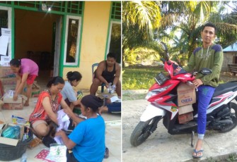 Warga Menerima Bantuan 