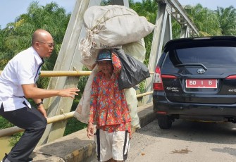 Begini Harapan Nenek Ratih saat bertemu bupati