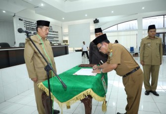 Pelantukan Pejabat Fungsional di Lingkungan Dinas Kesehatan Oleh Sekretaris Daerah Kabupaten Asahan Taufik Zainal Abidin