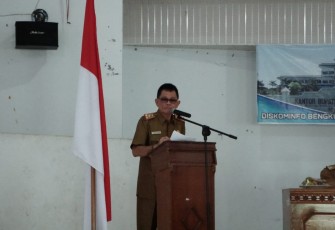 Asisten Pemerintahan dan Kesra Yunizar Hasan, SH