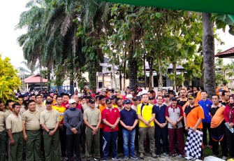 Bupati Bengkulu Selatan Gusnan Mulyadi Ikut Ramaikan Jalan Santai Hari Bhayangkara ke-73 